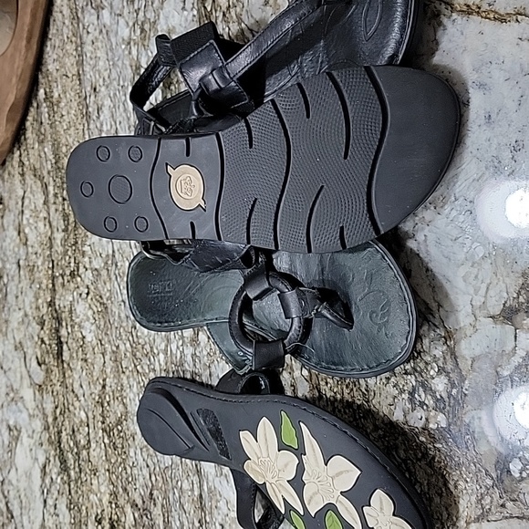 Born sandals - Picture 2 of 3
